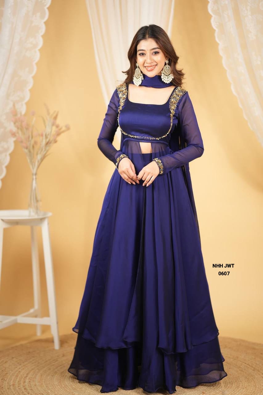 Women's Ethnic Motifs Embroidered Lehenga Set